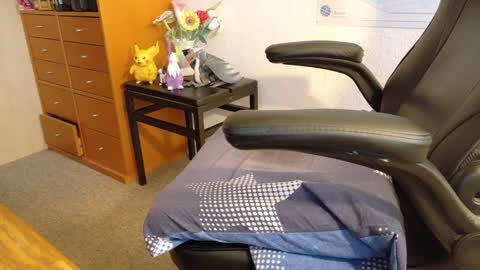 charly online show from February 8, 2025, 7:04 am