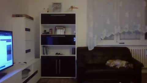 hanzik1954 online show from February 2, 2025, 6:31 pm