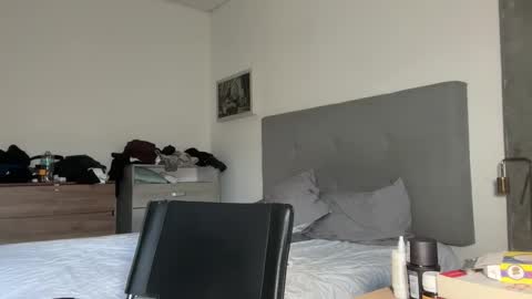 hanzlagerfelt online show from September 15, 2025, 10:54 pm