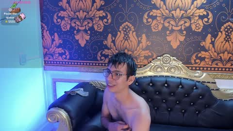 happy_cream_ online show from December 22, 2024, 6:04 pm