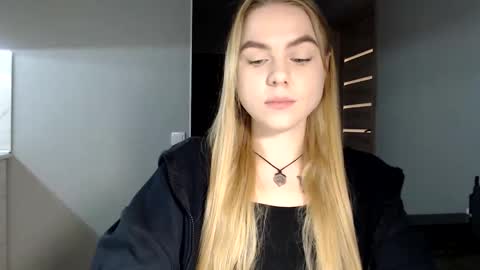 happy_fox_ online show from January 22, 2025, 9:21 pm