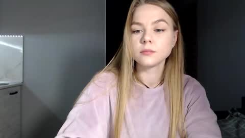 happy_fox_ online show from February 20, 2026, 8:09 pm