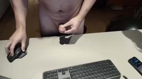 Snapshot of happybugger chatting on November 14, 2025, 6:06 pm Cum for you online show from November 14, 2025, 6:06 pm