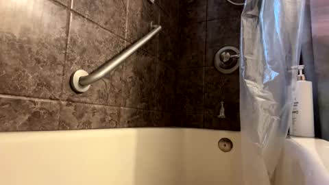 Snapshot of happyhogan1 chatting on February 1, 2026, 4:49 pm Jhonassmann12 online show from February 1, 2026, 4:49 pm