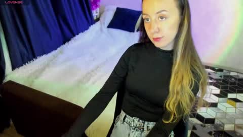 Stephanie online show from December 12, 2024, 9:26 pm