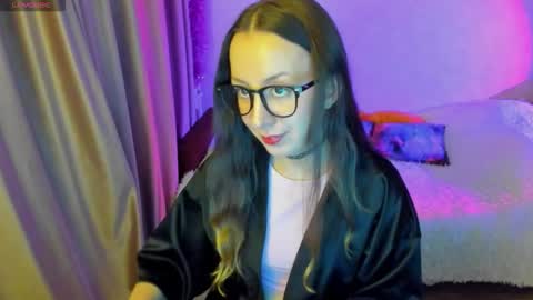 Stephanie online show from October 2, 2025, 4:25 pm