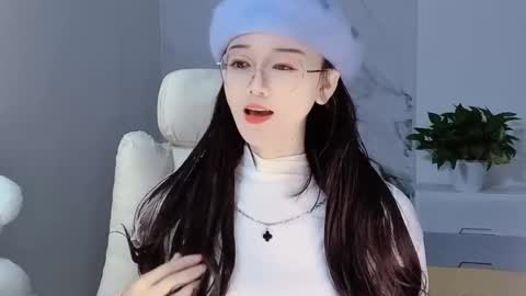 Daisy online show from December 8, 2024, 3:43 am