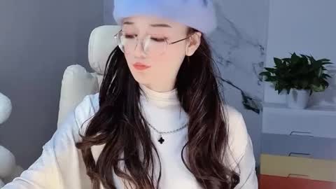 Daisy online show from December 8, 2024, 5:33 pm