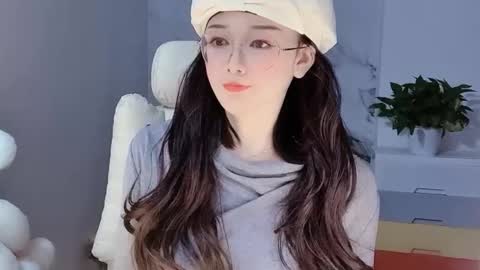 Daisy online show from December 9, 2024, 2:06 pm