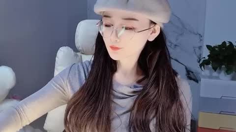 Daisy online show from December 19, 2024, 1:51 pm