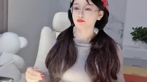 Daisy online show from February 19, 2025, 3:39 am