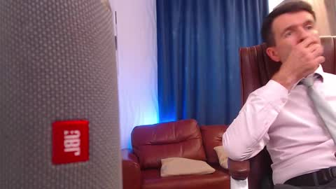 Steve online show from September 18, 2025, 1:02 pm