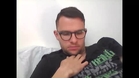 hardboylovemilfmoom online show from April 6, 2026, 12:06 pm