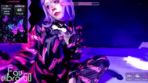 Mia online show from February 19, 2026, 10:39 pm