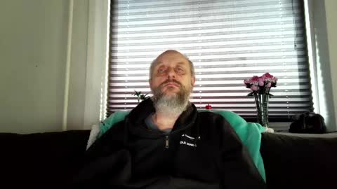 MrLazy online show from March 28, 2026, 4:39 pm