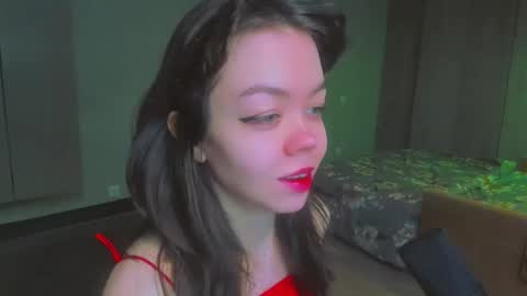 Snapshot of haribo_asmr chatting on December 22, 2024, 8:27 am Miss Hari online show from December 22, 2024, 8:27 am