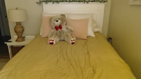 Snapshot of harmony_rose_xoxo chatting on February 19, 2025, 11:04 pm Harmony online show from February 19, 2025, 11:04 pm