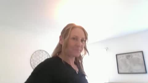 Snapshot of harmony_rose_xoxo chatting on October 26, 2025, 4:46 pm Harmony online show from October 26, 2025, 4:46 pm