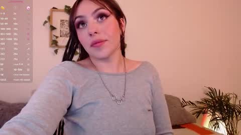 Snapshot of harmonyy01 chatting on January 8, 2025, 4:02 am Harmony Please help me to reach 100 thumbs up online show from January 8, 2025, 4:02 am