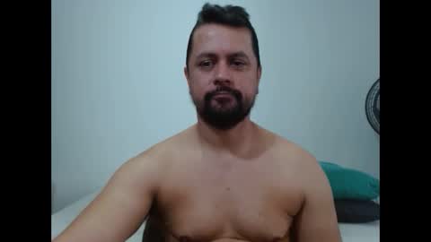 Snapshot of harry_goldenmillerx10fun chatting on February 12, 2026, 4:02 pm Harry online show from February 12, 2026, 4:02 pm