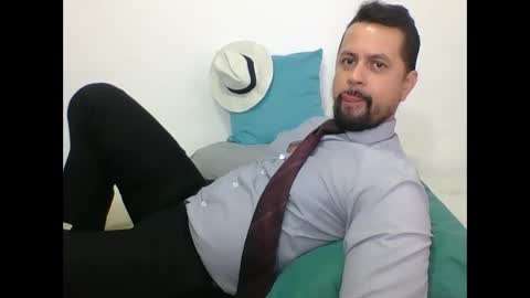 Snapshot of harry_goldenmillerx10fun chatting on February 13, 2026, 4:14 pm Harry online show from February 13, 2026, 4:14 pm