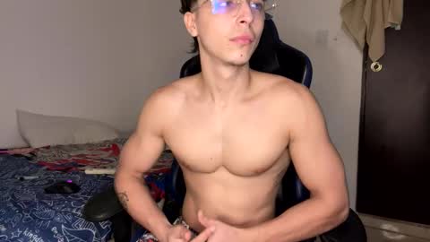 Snapshot of harry_p01 chatting on October 8, 2025, 4:10 am harry_p01 online show from October 8, 2025, 4:10 am