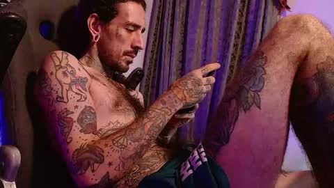 Snapshot of harry_reems_ chatting on April 21, 2026, 2:51 am OMAR online show from April 21, 2026, 2:51 am