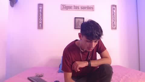 Snapshot of harrythomson1 chatting on December 15, 2024, 2:19 am harry thomson online show from December 15, 2024, 2:19 am