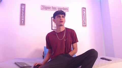 Snapshot of harrythomson1 chatting on December 26, 2024, 10:09 pm harry thomson online show from December 26, 2024, 10:09 pm