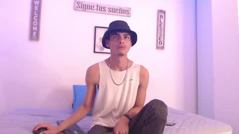 Snapshot of harrythomson1 chatting on December 31, 2024, 4:27 am harry thomson online show from December 31, 2024, 4:27 am