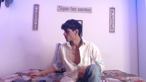 Snapshot of harrythomson1 chatting on January 22, 2025, 10:40 am harry thomson online show from January 22, 2025, 10:40 am