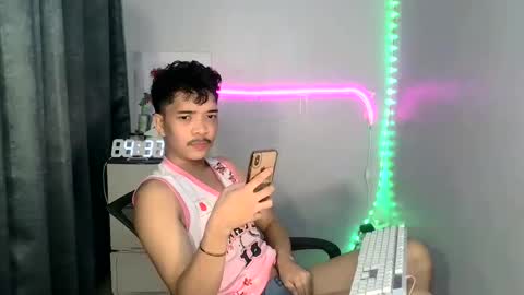 Snapshot of hart_well69 chatting on March 8, 2025, 7:16 am Michael18 online show from March 8, 2025, 7:16 am