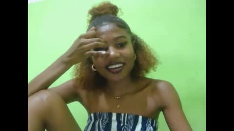 Snapshot of hasleyinah chatting on May 14, 2026, 6:47 pm hasleyinah online show from May 14, 2026, 6:47 pm