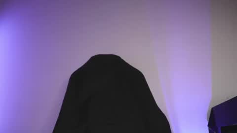 Snapshot of hatsumotokyoto chatting on February 7, 2026, 12:25 am More content 2 online show from February 7, 2026, 12:25 am