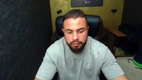 HayesWood online show from October 29, 2025, 5:42 am