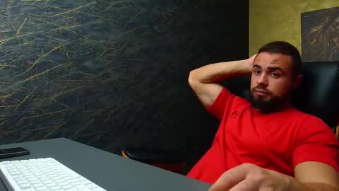 HayesWood online show from November 9, 2025, 5:39 am