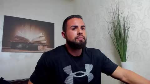 HayesWood online show from November 18, 2025, 6:07 am