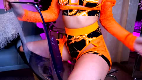 Haylie online show from January 18, 2025, 11:11 am