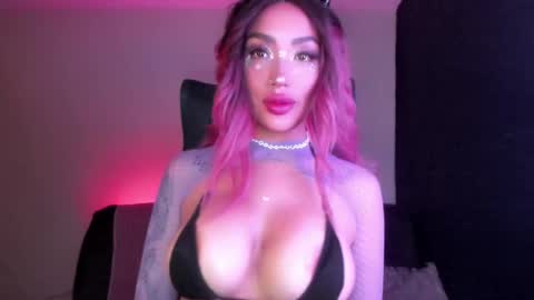 Marie online show from October 16, 2025, 3:35 pm