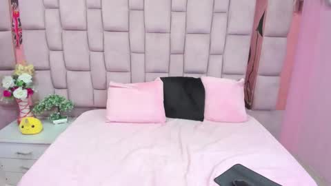 Snapshot of hazel_18_ chatting on October 28, 2025, 7:49 pm hazel_18_ online show from October 28, 2025, 7:49 pm