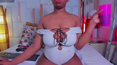 hazel_lanee online show from June 1, 2026, 4:03 am