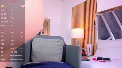  Hazel  online show from December 19, 2024, 1:29 pm