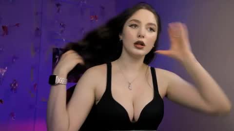 Hazel online show from April 2, 2026, 12:14 pm