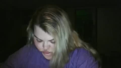 Hazeleyez97 online show from September 25, 2025, 6:50 am