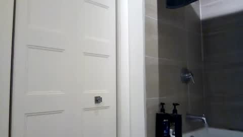 Snapshot of hdrsh08 chatting on February 28, 2025, 8:31 am hdrsh08 online show from February 28, 2025, 8:31 am