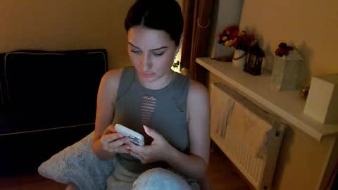 Snapshot of heaven_chloe chatting on March 12, 2025, 4:46 pm Heaven girl online show from March 12, 2025, 4:46 pm