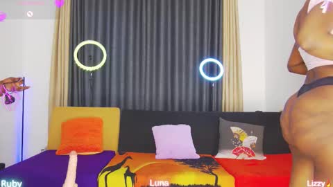 AngieLizzy online show from September 9, 2025, 6:13 am