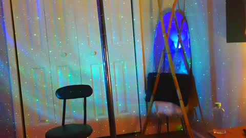 Heavenllyy online show from October 13, 2025, 3:28 am