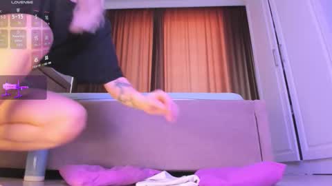 Call me Mia online show from March 27, 2026, 2:39 am