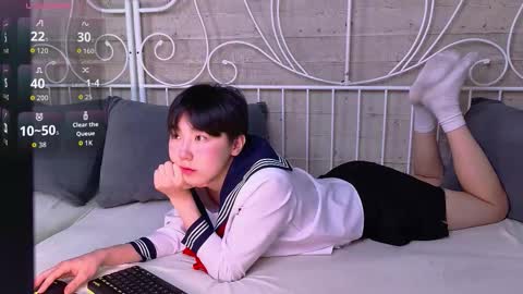 HEEJIN online show from December 16, 2025, 4:28 am